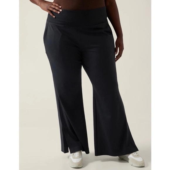 ATHLETA Venice Flare Pant Black Zip Pockets Size 2X NWT $119 Plus Size Stretchy - Picture 1 of 8